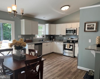346 Brooks Drive - Photo Thumbnail 7