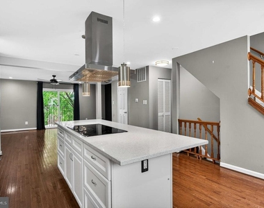 16611 Geddy Court - Photo Thumbnail 4