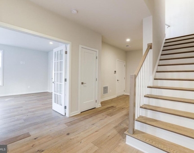 43920 Ludwell Farm Square - Photo Thumbnail 2