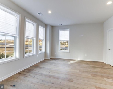 43920 Ludwell Farm Square - Photo Thumbnail 3