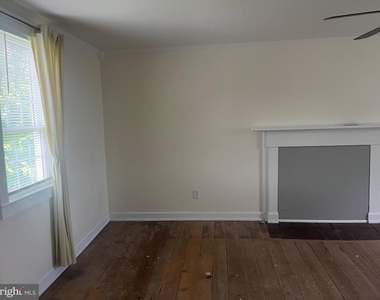 940 Ambler Road - Photo Thumbnail 3