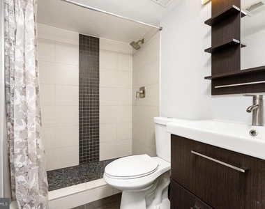 8415 Hollis Lane - Photo Thumbnail 15