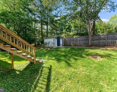 8415 Hollis Lane - Photo Thumbnail 32