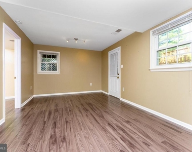 8415 Hollis Lane - Photo Thumbnail 19