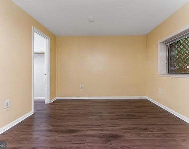 8415 Hollis Lane - Photo Thumbnail 20