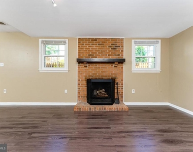 8415 Hollis Lane - Photo Thumbnail 25