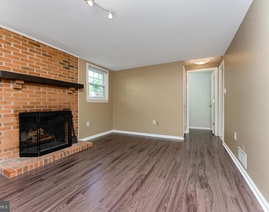 8415 Hollis Lane - Photo Thumbnail 10