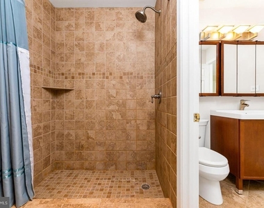8415 Hollis Lane - Photo Thumbnail 17