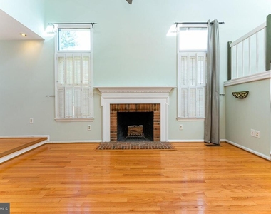 8415 Hollis Lane - Photo Thumbnail 11