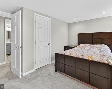 1300 Pinstripe Court - Photo Thumbnail 12