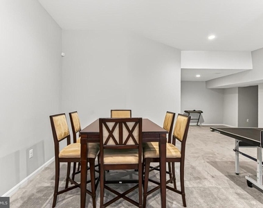 1300 Pinstripe Court - Photo Thumbnail 10