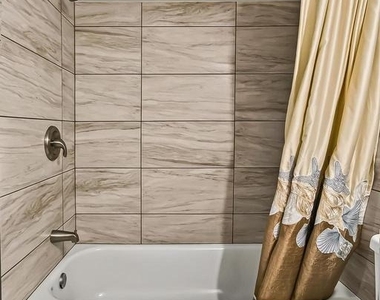 1300 Pinstripe Court - Photo Thumbnail 16