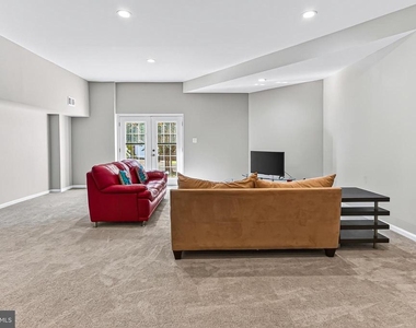 1300 Pinstripe Court - Photo Thumbnail 6