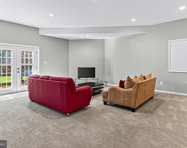 1300 Pinstripe Court - Photo Thumbnail 7