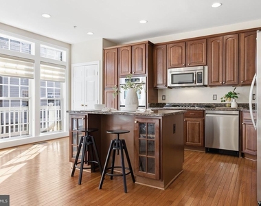 7996 Reserve Way - Photo Thumbnail 13