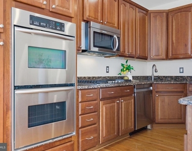 7996 Reserve Way - Photo Thumbnail 15