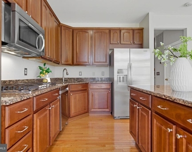 7996 Reserve Way - Photo Thumbnail 17