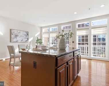 7996 Reserve Way - Photo Thumbnail 18