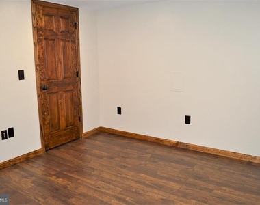 1105 Meander Drive - Photo Thumbnail 6