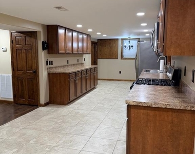 1105 Meander Drive - Photo Thumbnail 9