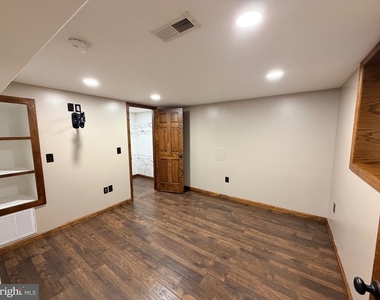 1105 Meander Drive - Photo Thumbnail 23