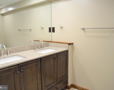 1105 Meander Drive - Photo Thumbnail 3