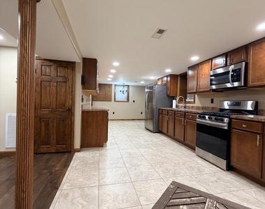 1105 Meander Drive - Photo Thumbnail 4