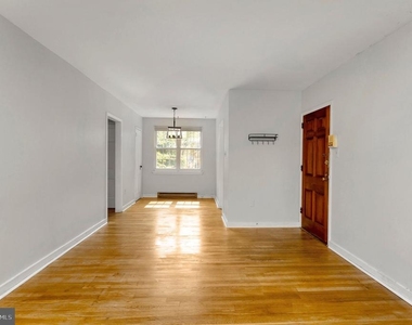 3201 Commonwealth Avenue - Photo Thumbnail 6