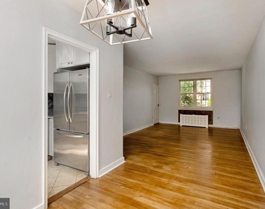 3201 Commonwealth Avenue - Photo Thumbnail 11