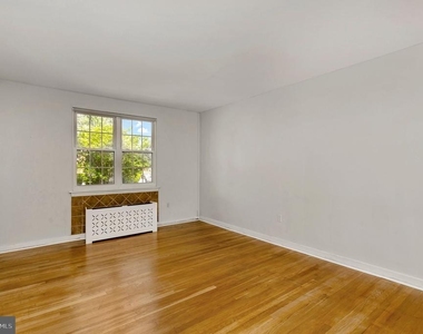 3201 Commonwealth Avenue - Photo Thumbnail 2