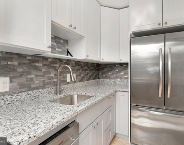 3201 Commonwealth Avenue - Photo Thumbnail 12