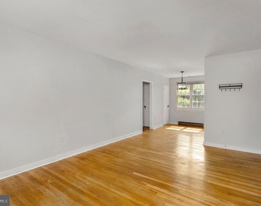 3201 Commonwealth Avenue - Photo Thumbnail 5