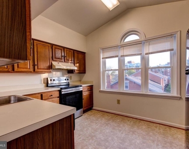 1427 Oronoco Street - Photo Thumbnail 5
