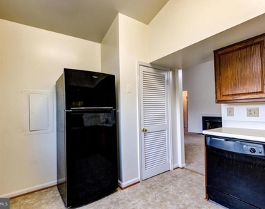 1427 Oronoco Street - Photo Thumbnail 6