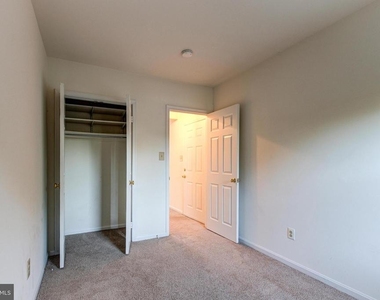 1427 Oronoco Street - Photo Thumbnail 17
