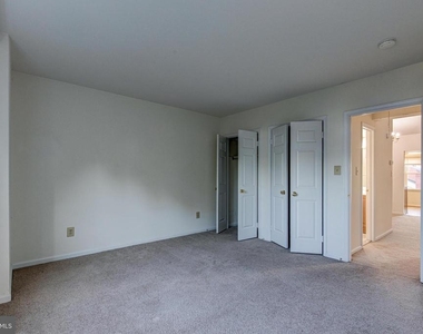 1427 Oronoco Street - Photo Thumbnail 12