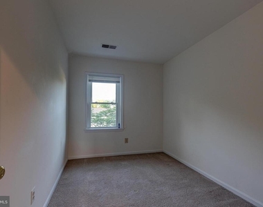 1427 Oronoco Street - Photo Thumbnail 16