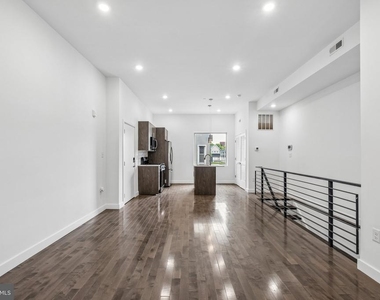 1945 N 7th Street - Photo Thumbnail 12