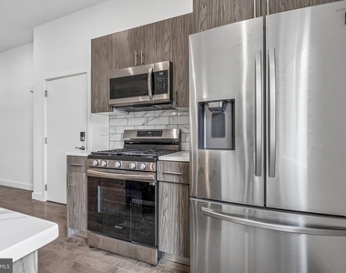 1945 N 7th Street - Photo Thumbnail 1