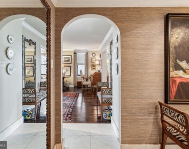 135 S 19th Street - Photo Thumbnail 3