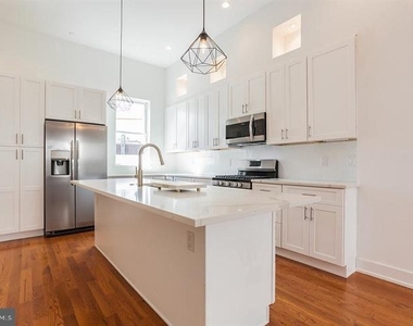 146 W Wildey Street - Photo Thumbnail 3