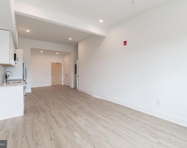 1622 Point Breeze Avenue - Photo Thumbnail 5
