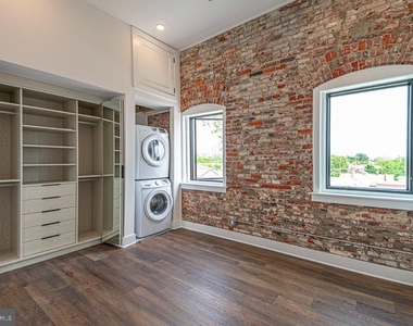 1211 Bainbridge Street - Photo Thumbnail 3