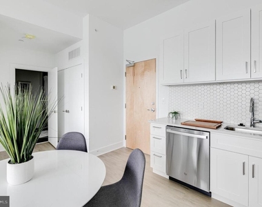 2201 Washington Avenue - Photo Thumbnail 14