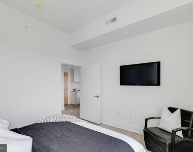 2201 Washington Avenue - Photo Thumbnail 7