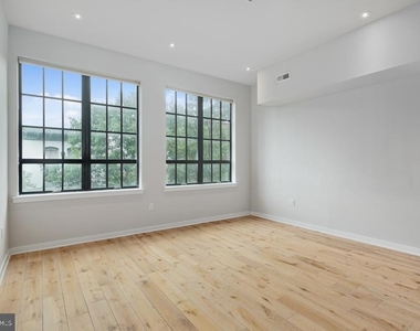 412 S 13th Street - Photo Thumbnail 1