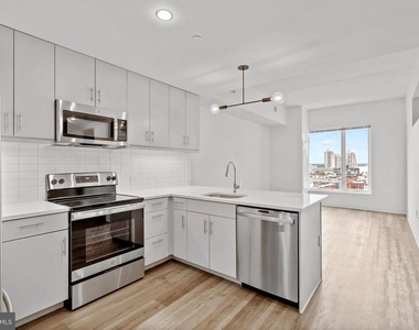 569 N 5th Street - Photo Thumbnail 2