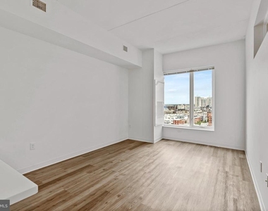 569 N 5th Street - Photo Thumbnail 5