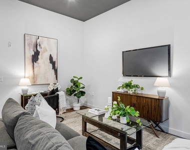 525 N 41st Street - Photo Thumbnail 8