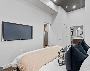 525 N 41st Street - Photo Thumbnail 18